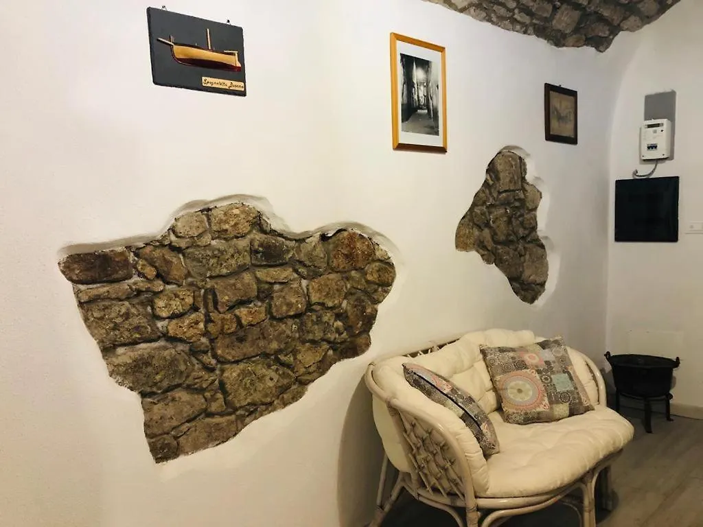 Casa Eleonora - Family Holiday Home Near Beach Bosa